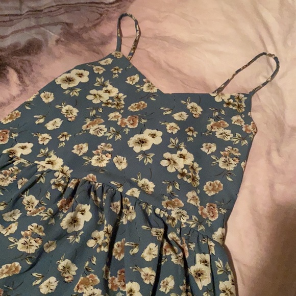 Romwe dress 🦶 - Picture 2 of 3